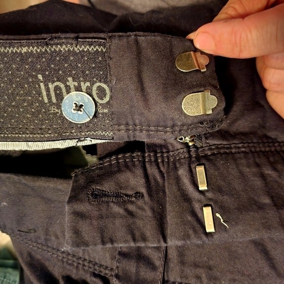 Intro by Jonathan Ross Stretch Black Chino Shorts Women's Size 12 Neutral EUC - Picture 4 of 7